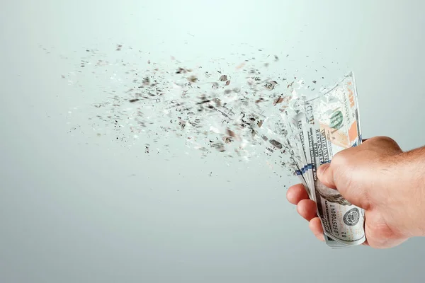 Yüz Dolarlık Banknotlar Bir Adamın Elinde Toza Dönüşür Para Kaybı — Stok fotoğraf