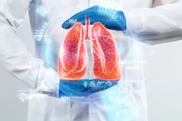 Médecin Examine Hologramme Des Poumons Vérifie Résultat Test Sur Interface — Photo