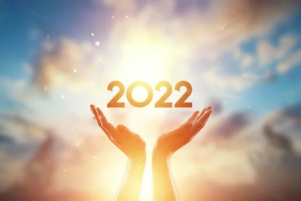 2022年新年明けましておめでとうございます 日没を背景にシルエットが描かれています デザインテンプレート サイトのヘッダー ポスター 新年のカード — ストック写真