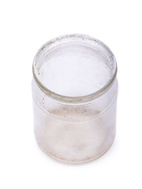 Kirli cam kavanoz beyaz arkaplanda izole