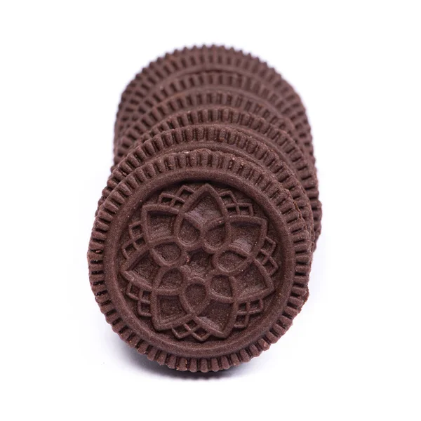 Viele Doppelte Schokoladenkekse Mit Füllcreme Isoliert Über Weißem Hintergrund — Stockfoto