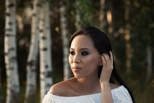 Portrait Jeune Femme Asiatique Parc — Photo