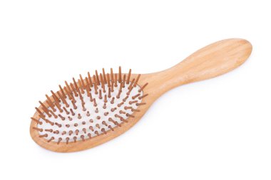 Tek tahta masaj fırçası, beyaz arka planda izole edilmiş tarak.