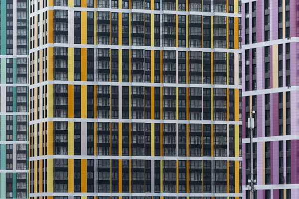 Edifício Apartamentos Moderno Projeto Casas Cidade Muitas Janelas — Fotografia de Stock