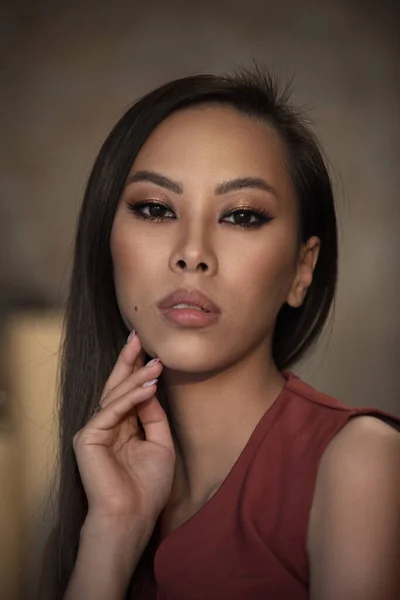 Portrait Young Beautiful Asian Woman Posing Hand Indoors — Stock Photo, Image