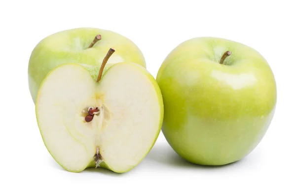 Groene appels op wit — Stockfoto