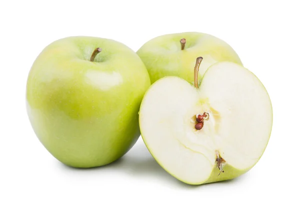 Зеленые яблоки на белом — стоковое фото