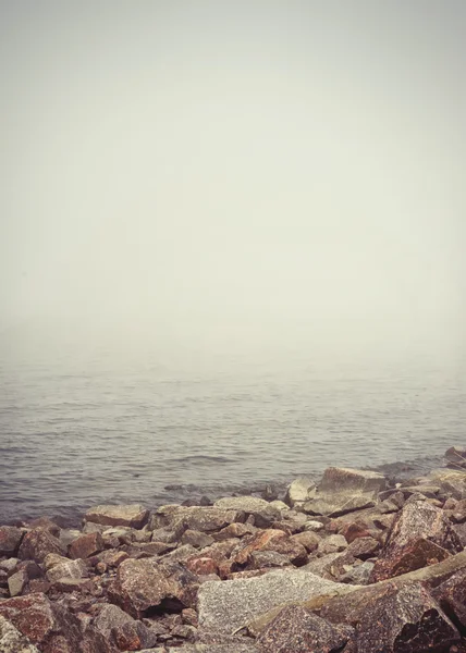 Paesaggio marino con nebbia — Foto Stock
