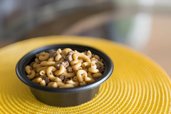 Macarrão Chinês Com Carne Jantar Pronto Para Comer Profundidade Rasa Imagens De Bancos De Imagens Sem Royalties