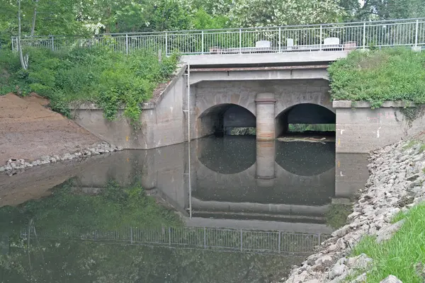 Hochwasserschutz am Rhein — Stockfoto