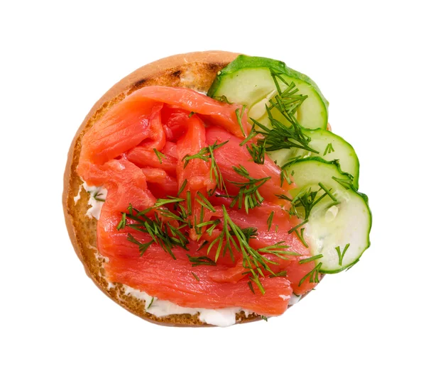 Kleine sandwich met zalm en komkommer — Stockfoto