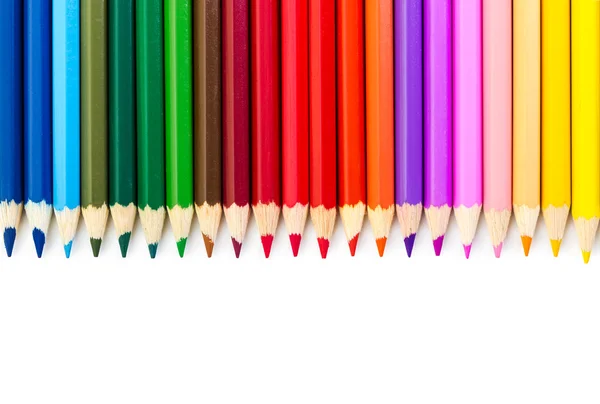Barevné tužky izolované na bílém pozadí. — Stock fotografie