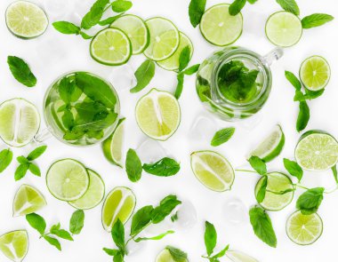 Gelenek yaz içki mojito limon, nane ve buz ile  