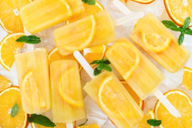 Meyve Portakal dilimleri ile ev yapımı dondurma  