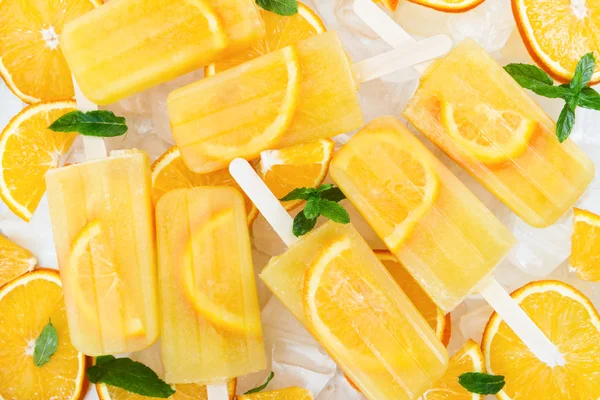 Meyve Portakal dilimleri ile ev yapımı dondurma  