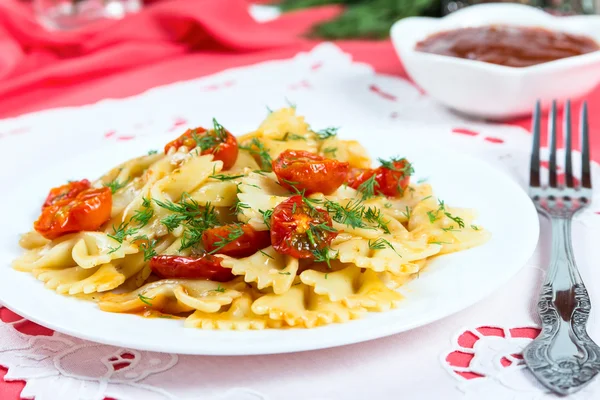 Pasta with sun-dried tomatoes — Stock Photo, Image