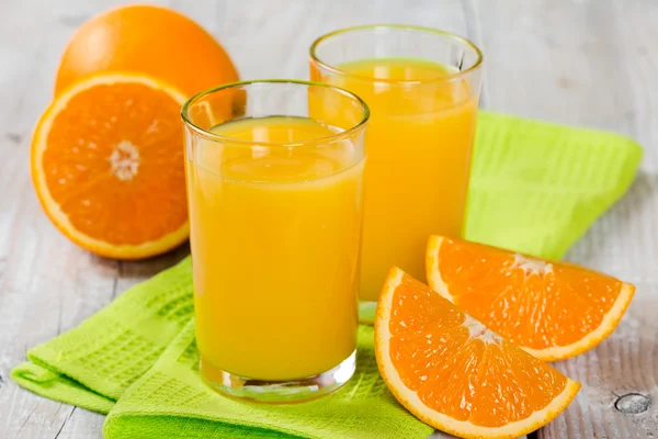 Frischer Orangensaft — Stockfoto