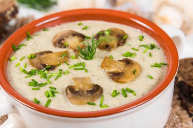 kremalı mantar çorbası  