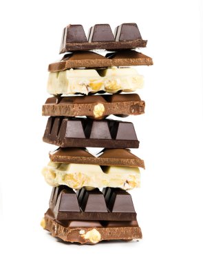 Beyaz, süt ve koyu çikolata yığını 