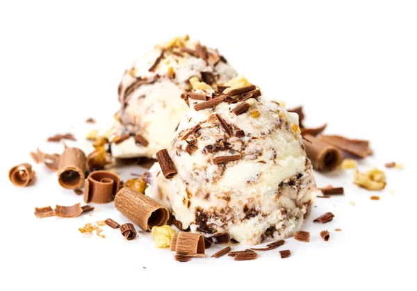 Scoops of ice cream with chocolate chips and nuts — Stock Photo, Image