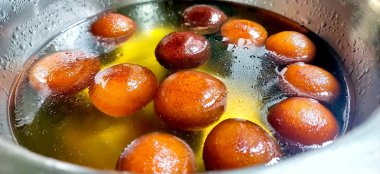 Hindistan Tatlısı Jamun, Hindistan 'da Syrupy Dessert Popüler' dir.