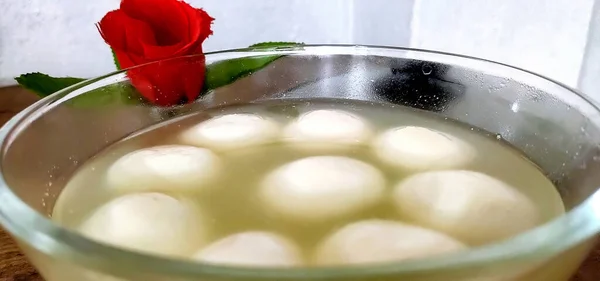 Indická Rasgulla Nebo Rosogulla Dezert Sladké Podávané Misce Selektivní Zaměření — Stock fotografie