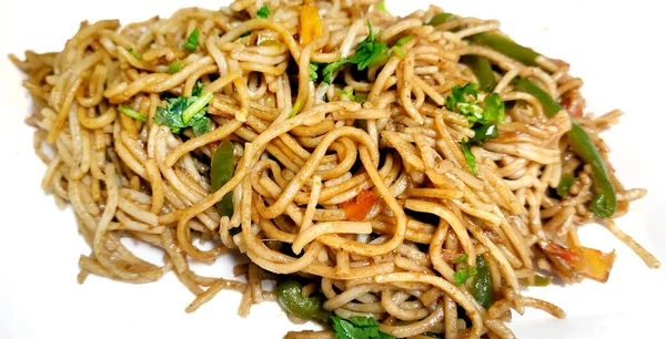 Encerramento Macarrão Schezwan Hakka Vegetal Uma Receita Popular Indo Chinesa — Fotografia de Stock