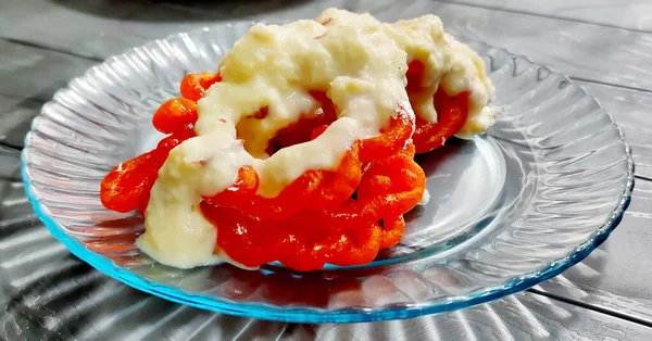 Kesari Jalebi Jilbi Con Rabdi Una Deliciosa Receta India Que —  Fotos de Stock