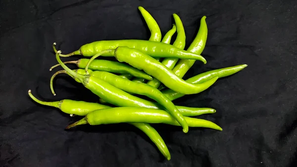 Verse Groene Chili Zwarte Achtergrond India — Stockfoto