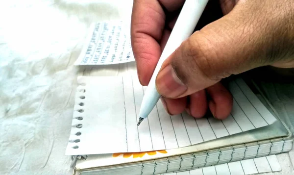 Mano Maschile Con Penna Carta Vuota Scrittura Casa — Foto Stock