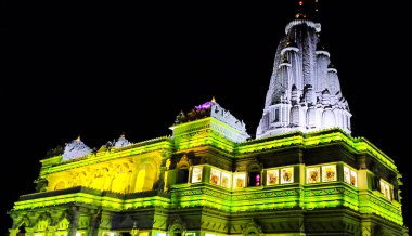 Vrindavan, Hindistan 2021 Gece Prem Mandir 'de (aşk tapınağı), Vrindavan Mathura Uttar Pradesh Hindistan' da