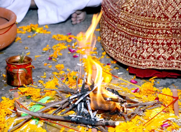 Een Heilig Vuur Voor Puja Selectieve Focus Wordt Gebruikt — Stockfoto
