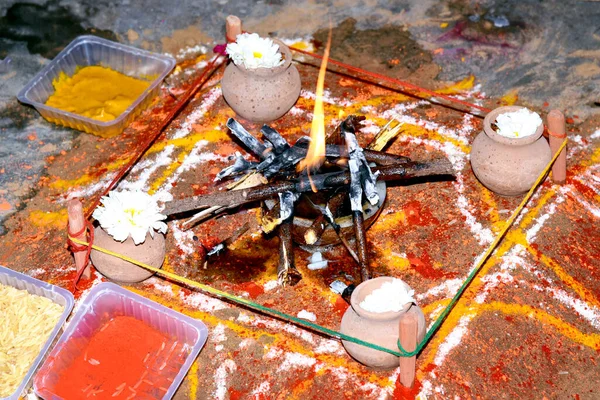 Fogo Sagrado Para Puja Foco Seletivo Usado — Fotografia de Stock