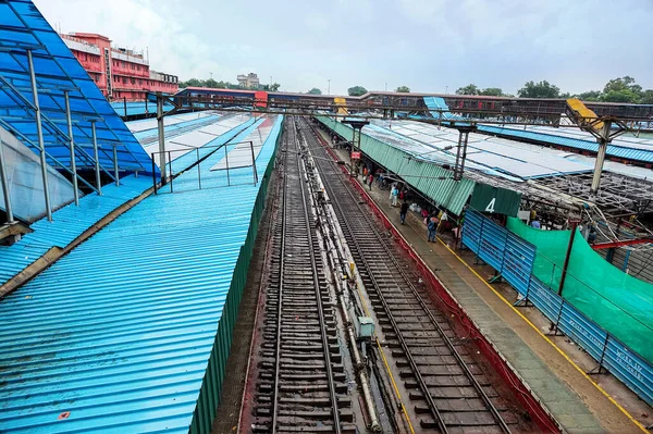 Setembro 2021 Trilhas Ferroviárias Sobre Ponte Trens Passageiros Nova Estação — Fotografia de Stock