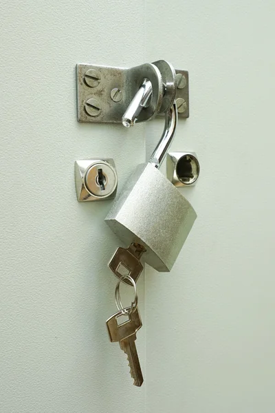 The metal lock with key — Stock Photo, Image