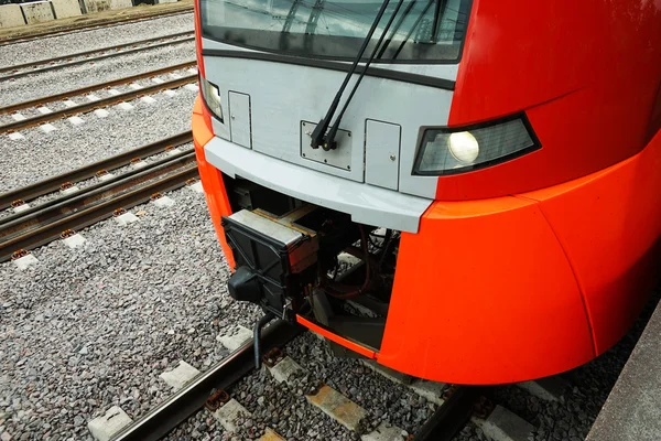 Tren eléctrico en el ferrocarril . —  Fotos de Stock
