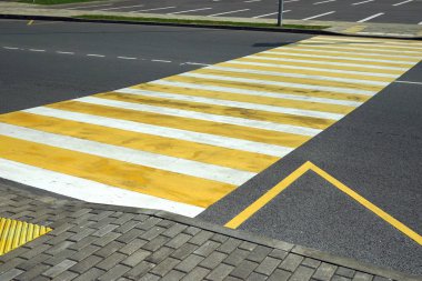 yol işaretleri yaya geçidi