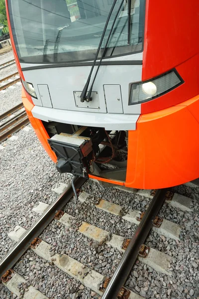 Tren eléctrico en el ferrocarril . —  Fotos de Stock