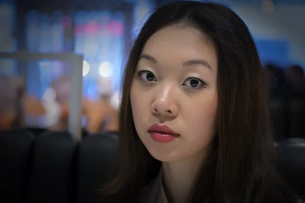 Ansikte av en ung koreansk kvinna. — Stockfoto