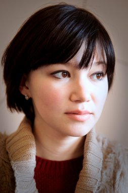 Genç bir kız gerçek bir portresi.