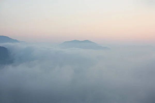 Bulutlardaki dağlar