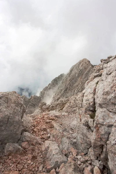Yazın Aygea dağlarında gezinti ve 3. Buzul 'a yürüyüş.