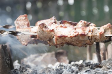 Sağlıklı ızgara yalın domuz kebap kuşbaşı