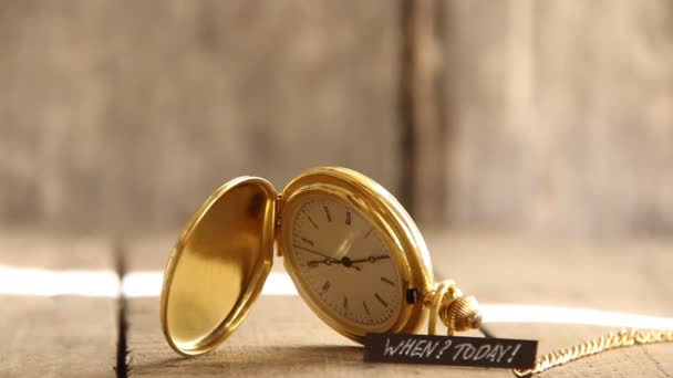 Today idea, text and gold pocket watch. — Stock Video