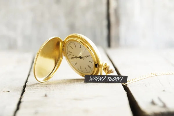 Hoy idea, texto y reloj de bolsillo . — Foto de Stock