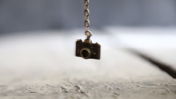 Arka plan - oyuncak fotoğraf makinesi seyahat — Stok video