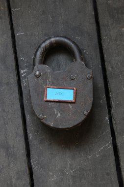 aşk metin ve eski asma kilit