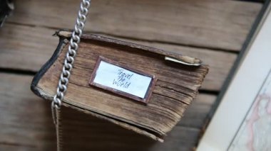 masaya dünya metin ve vintage kitap seyahat