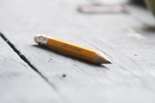 Terug naar School - tekst en potlood — Stockfoto