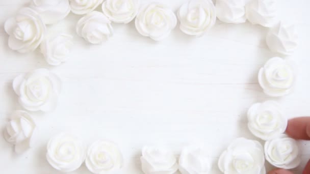 Bloemen op tafel, bruiloft achtergrond — Stockvideo